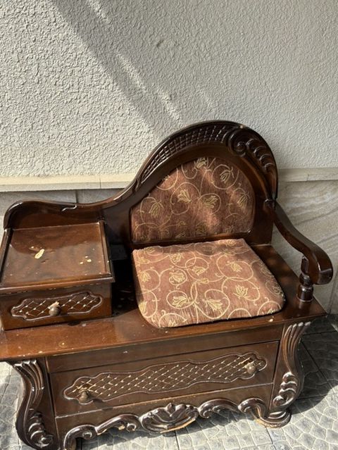 Klassik üslubda taxta giriş dəsti – oturacaqlı telefon/antre masası — Digah