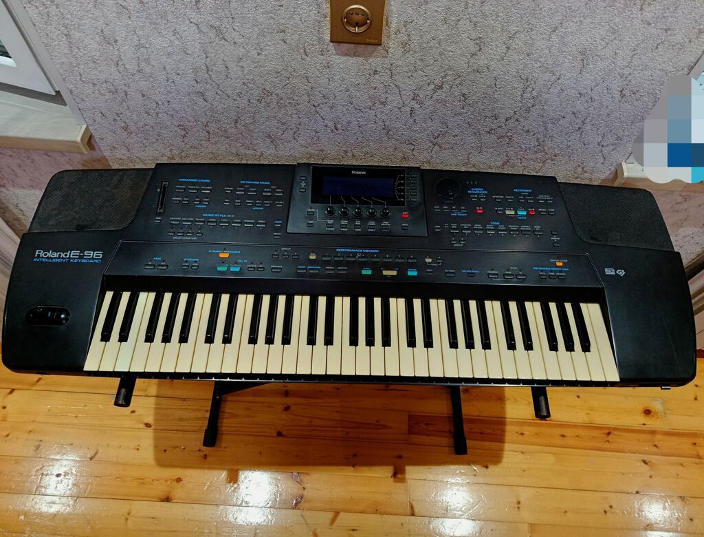 Sintezator, Roland, İşlənmiş, Ünvandan götürmə — Musiqiə alətləri, Bakı (6)