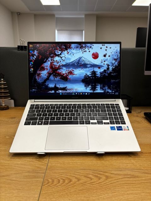 Samsung Galaxy Book Pro (sensor ekran) — Bakı