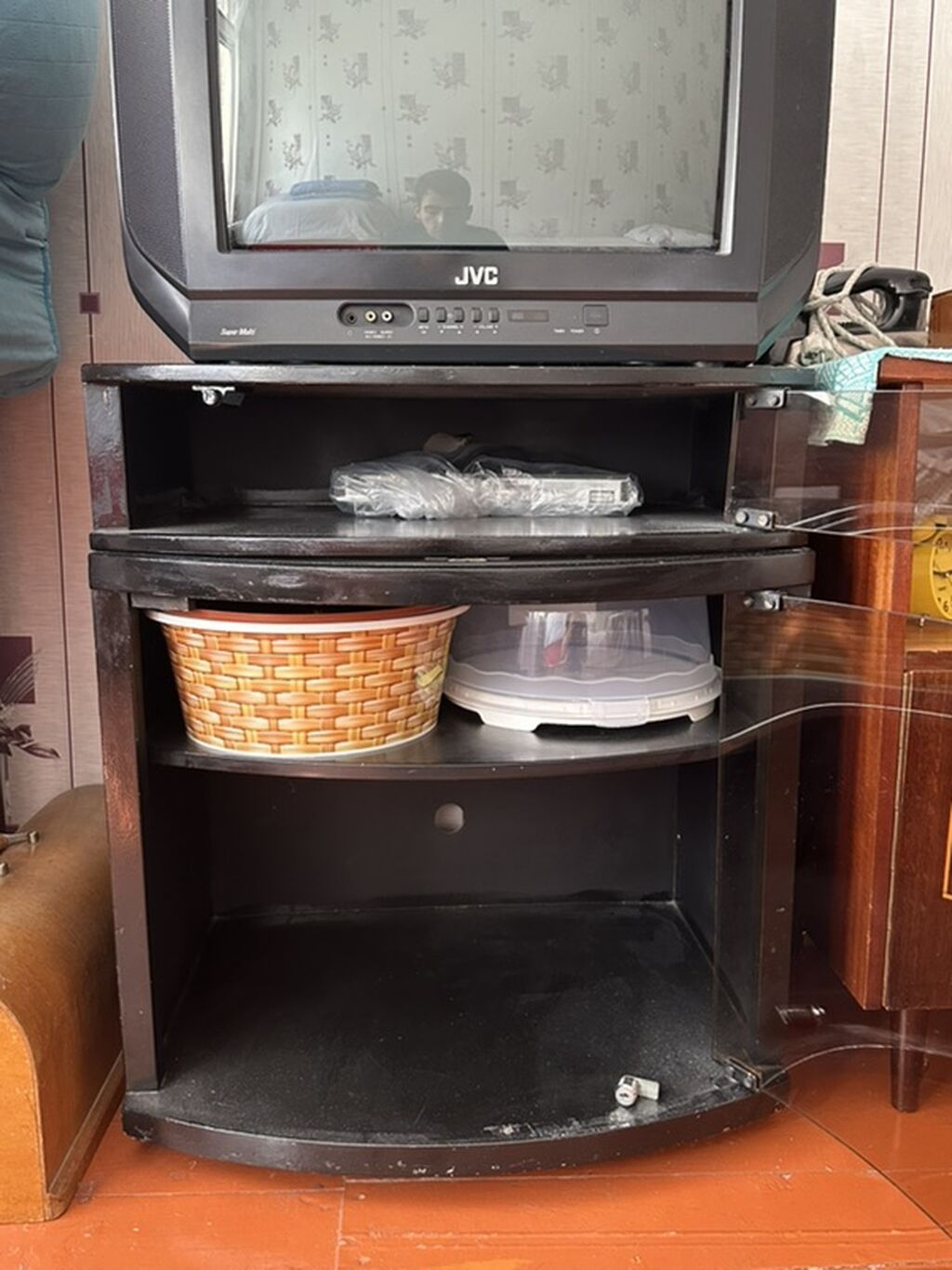 JVC kineskop televizoru və şkaf Məhsulun təsviri: - Brend/model: JVC — Televizorlar, Masazır (2)