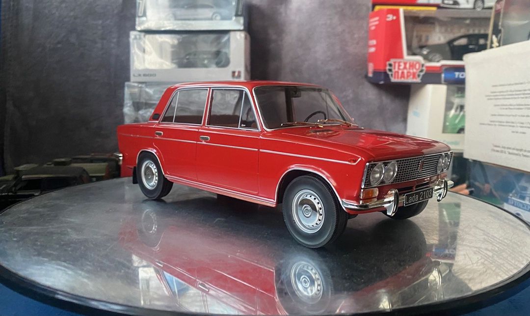 Коллекционная модель VAZ-2103 Lada-1500 Red 1972 — Kolleksiyalar, Bakı (9)