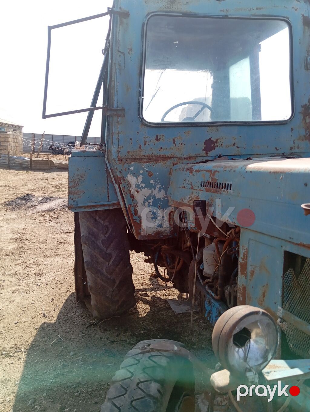 Minsk MTZ-50/52 seriyasından mavi rəngli tək kabinalı traktor — Traktorlar, Biləsuvar (7)