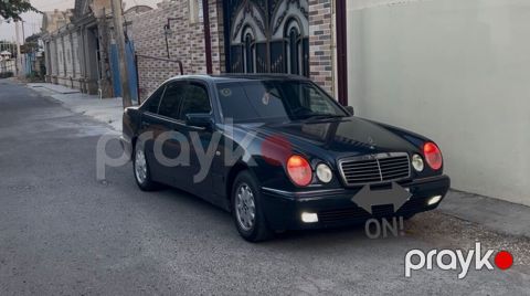 Mercedes-Benz E-Class: 2 l 1996 il Sedan