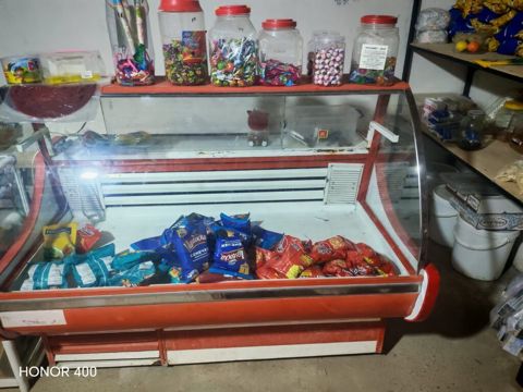 Soyuducu vitrin – qəlibli şüşəli, ön açılı servis vitrinidir — Sumqayıt
