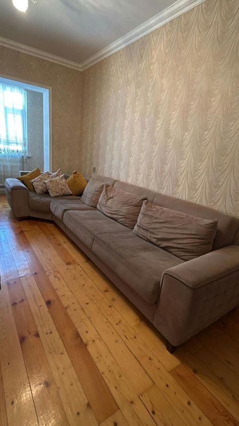 Kunc divan satilir 330azn.Olcu 3.10.Ünvan bineqedi.Elave odenişle — Mehdiabad