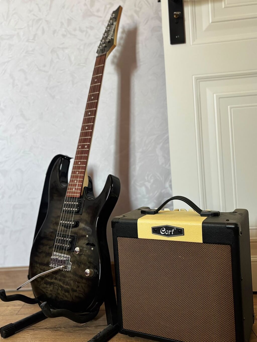 İbanez elektro gitara + Cort gitar amfisi (set) - Gitara: İbanez — Gitarlar və digər simli alətlər, Bakı