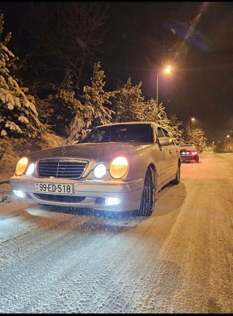 Mercedes E 200, 2.0 L, 2000 il, 525 000 km — Quba
