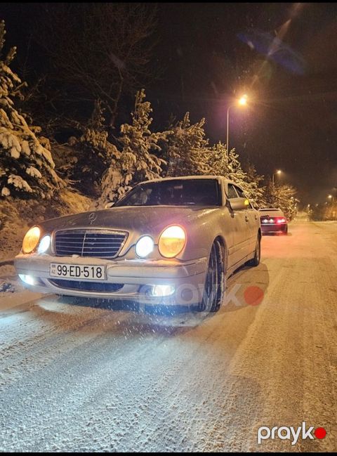 Mercedes E 200, 2.0 L, 2000 il, 525 000 km — Quba