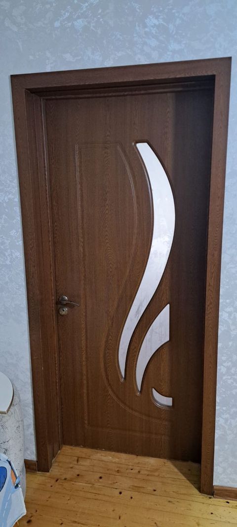 MDF iç qapı – dekorativ şüşəli model - Material: MDF-lamindən — Digah