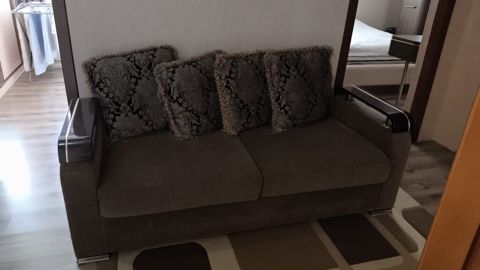 İki nəfərlik yumşaq 1 divan,2 kreslo. Unvan Memmedoglular servis — Bakı