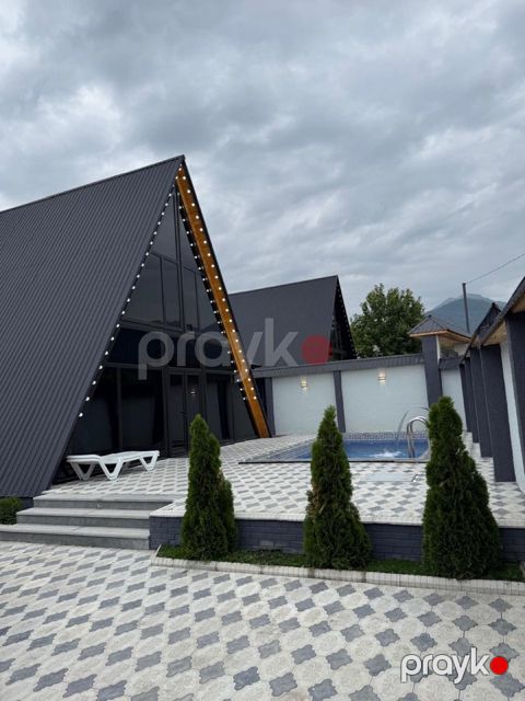 Bağ evi kirayə verilir, Qəbələ r
