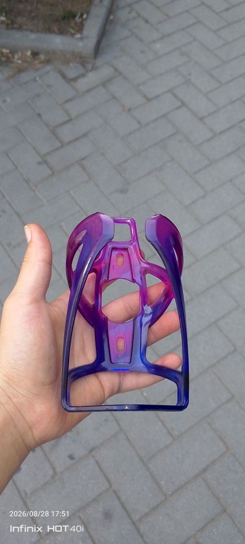 Velosiped üçün butulka tutacağı - Material: yüngül və möhkəm plastik — Bakı
