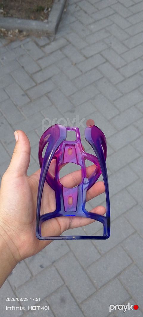 Velosiped üçün butulka tutacağı - Material: yüngül və möhkəm plastik — Bakı