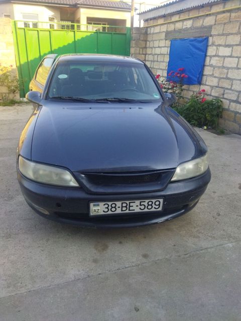 Opel Vectra: 2 l 1997 il 270000 km Sedan — Qusar