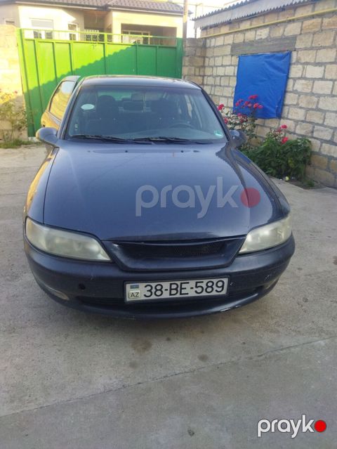Opel Vectra: 2 l 1997 il 270000 km Sedan