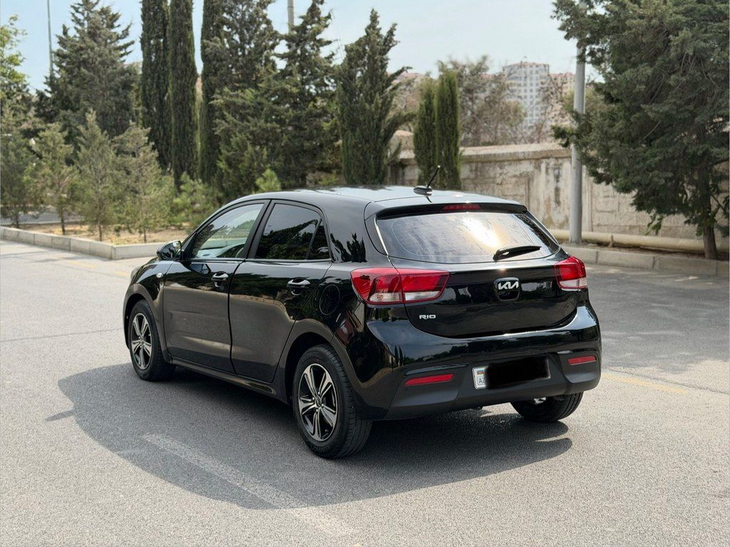 Kia Rio, 1.4 L, 2023 il, 20 100 km — Avtomobillər, Bakı (4)