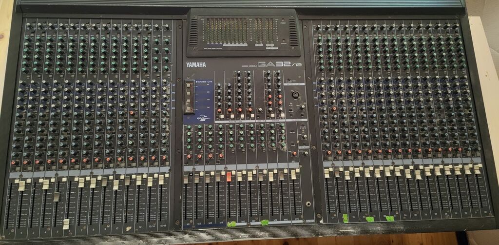 Yamaha GA32/12 analoq mikser pulti - 32 mono giriş kanalı + 4 stereo — Mallar, Bakı