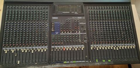 Yamaha GA32/12 analoq mikser pulti - 32 mono giriş kanalı + 4 stereo — Bakı