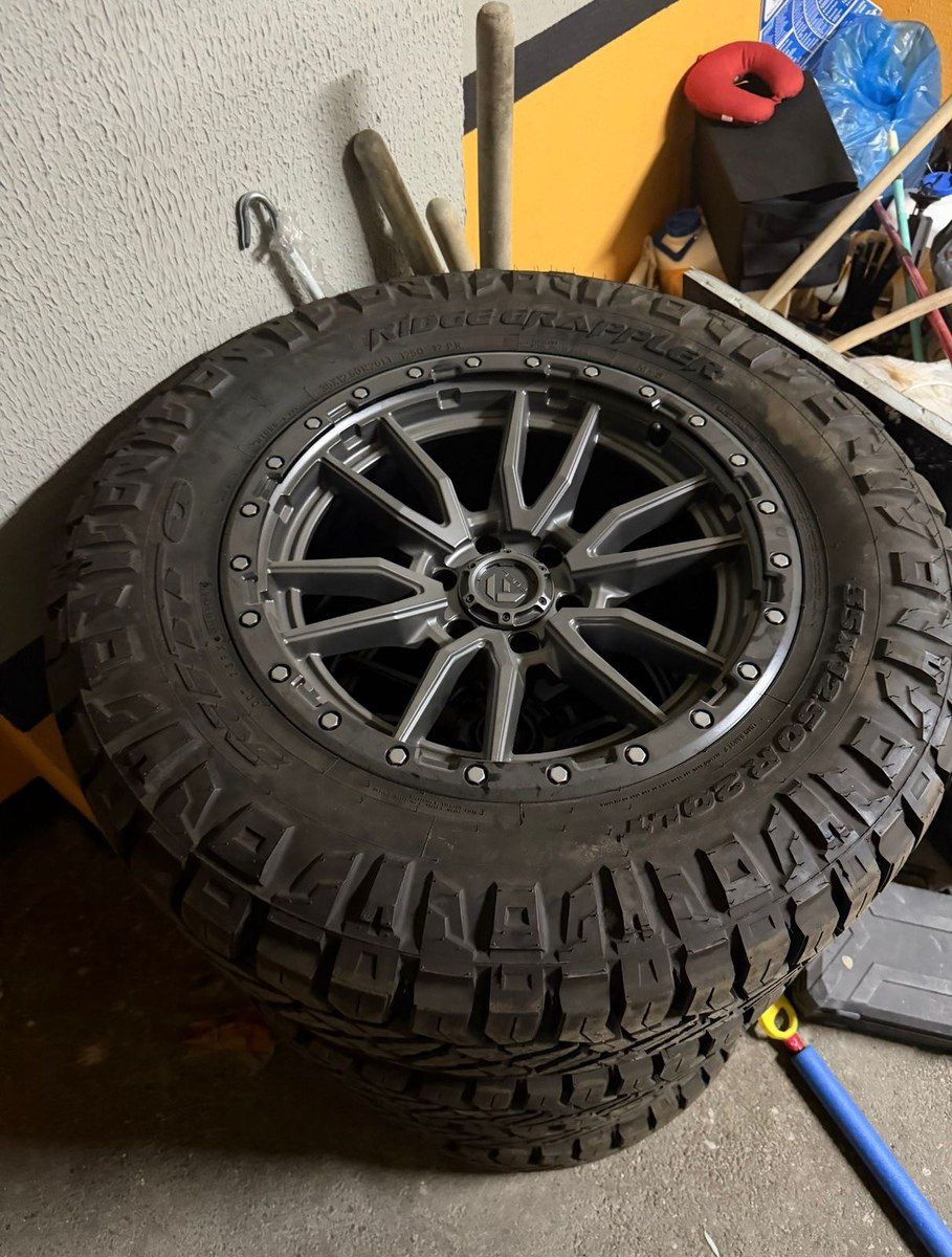 Ford F150 təkərləri 35x12.50 R20LT — Ehtiyat hissələri və aksesuarlar, Bakı (2)