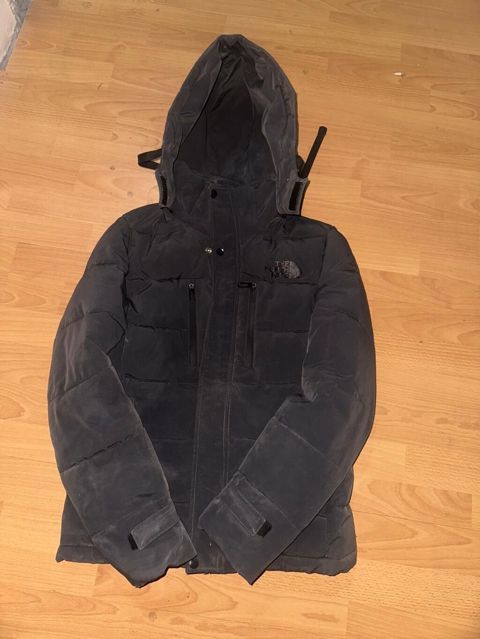 The North Face kişi/qadın qış gödəkçəsi - Rəng: qara - Model — Digah