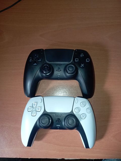 PS5 DualSense Original Kontrollerlər Satılır 2 ədəd original — Bakı