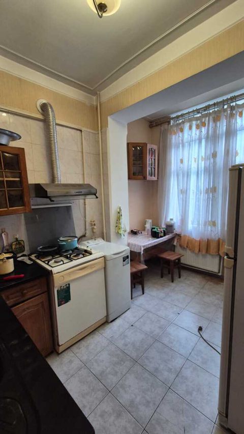 İcarəyə verilir 3 otaqlı köhnə tikili 80 m² — Bakı