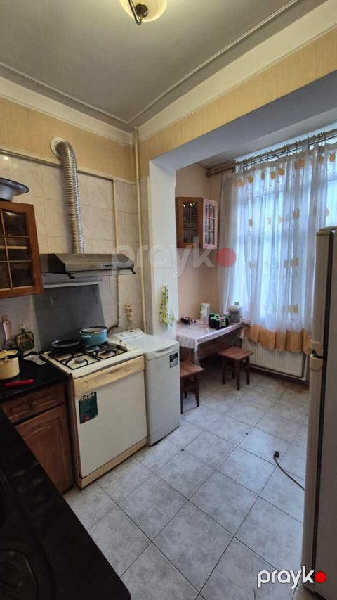 İcarəyə verilir 3 otaqlı köhnə tikili 80 m²