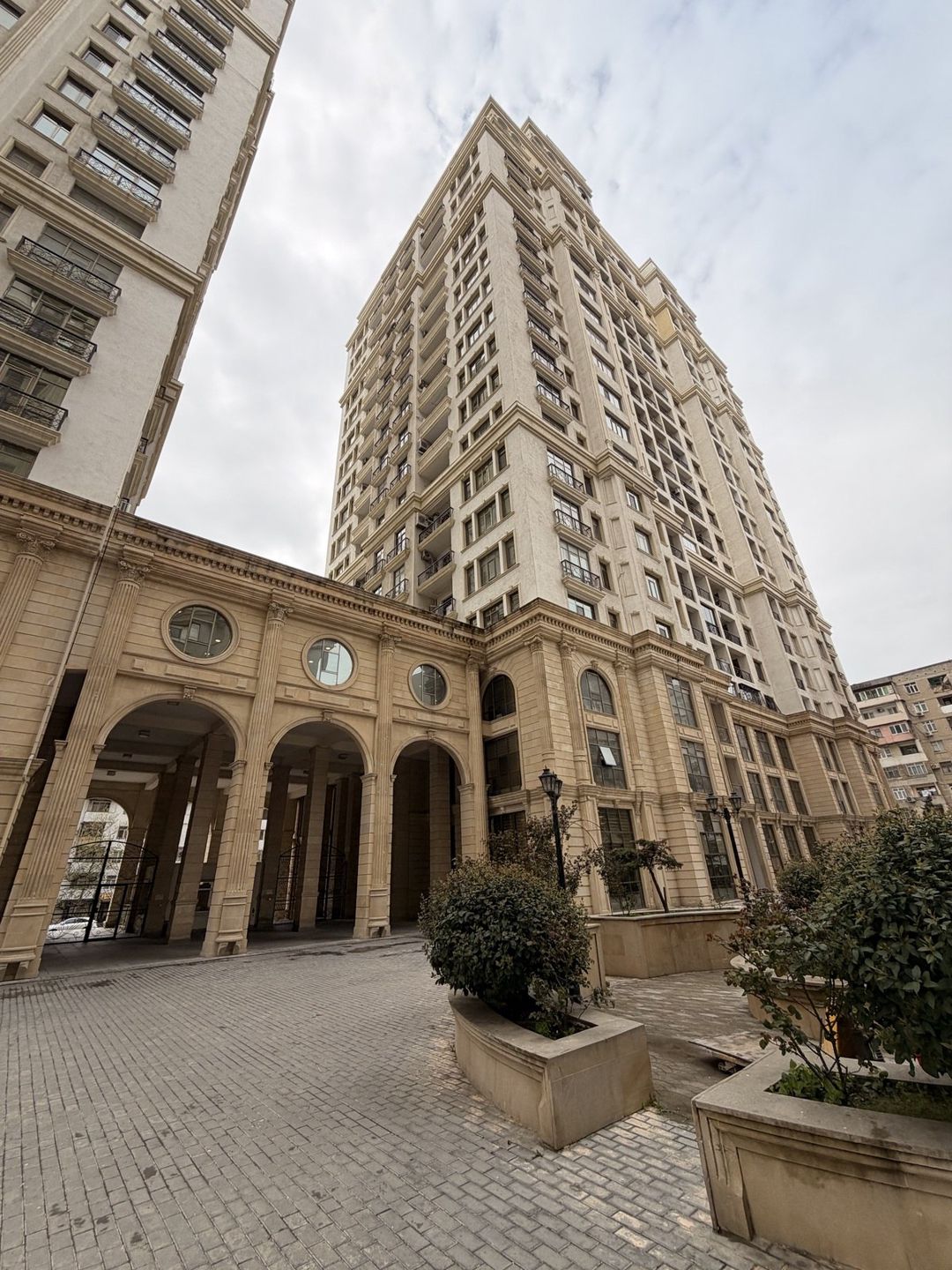 Satılır 4 otaqlı yeni tikili 240 m² — Mənzil, Bakı (11)