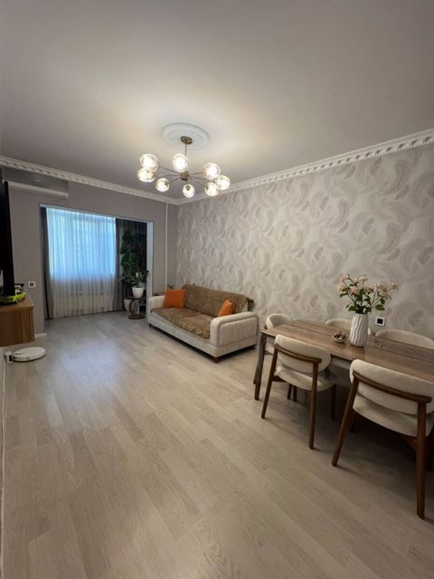 Satılır 2 otaqlı köhnə tikili 60 m² — Bakı