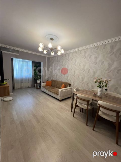 Satılır 2 otaqlı köhnə tikili 60 m²
