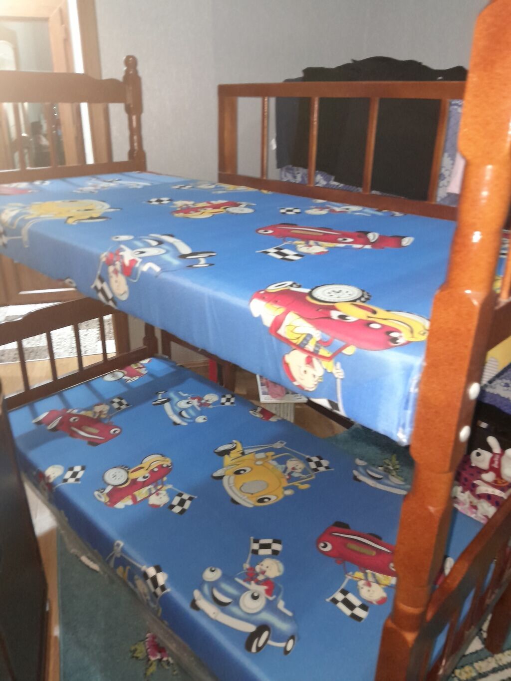 Uşaq üçün ikimərtəbəli taxta çarpayı - Material: laklanmış ağac — Mebel, Bakı (2)