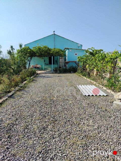 Satılır 3 otaqlı həyət evi/bağ evi 600 m²