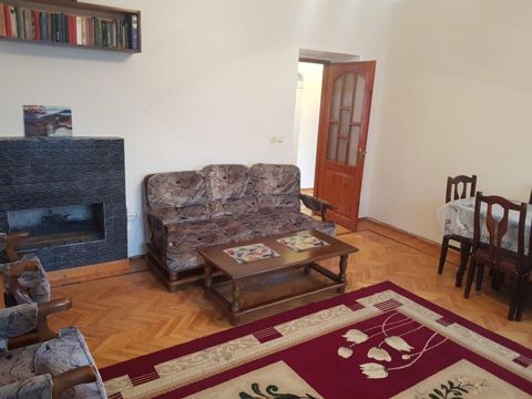 İcarəyə verilir 5 otaqlı köhnə tikili 100 m² — Bakı
