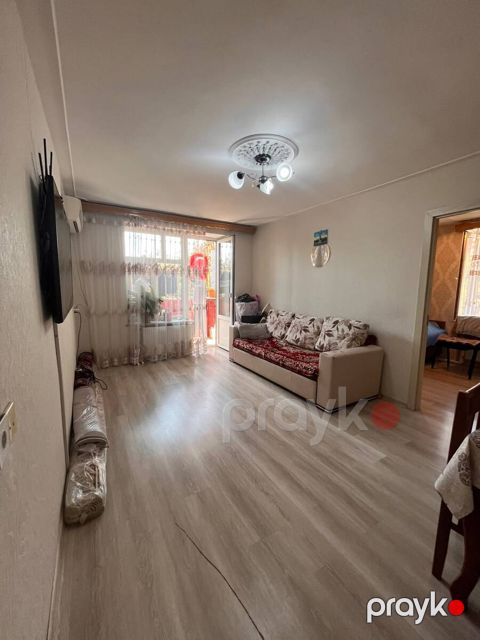 Satılır 2 otaqlı köhnə tikili 55 m²