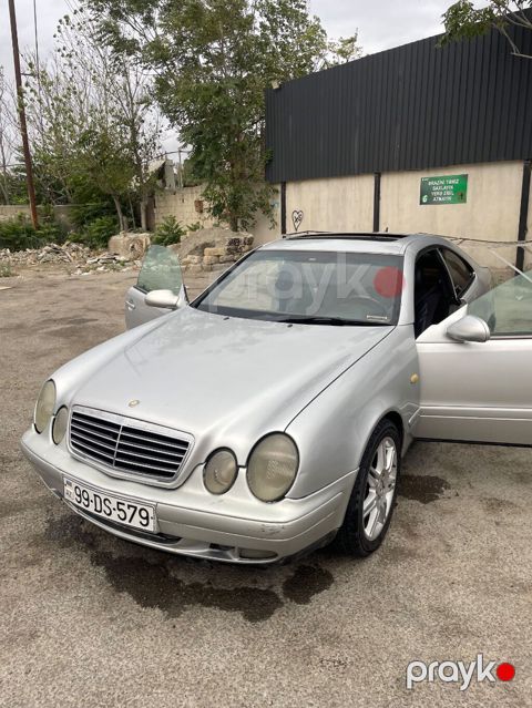 Mercedes-Benz CLK 200: 2 l 1998 il Sedan
