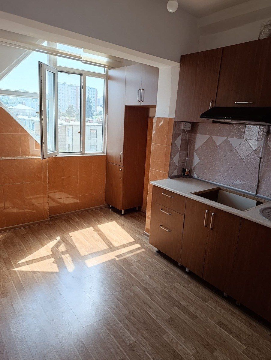 Satılır 2 otaqlı köhnə tikili 70 m² — Mənzil, Bakı (3)