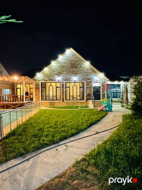 İcarəyə verilir 4 otaqlı həyət evi/bağ evi 150 m²