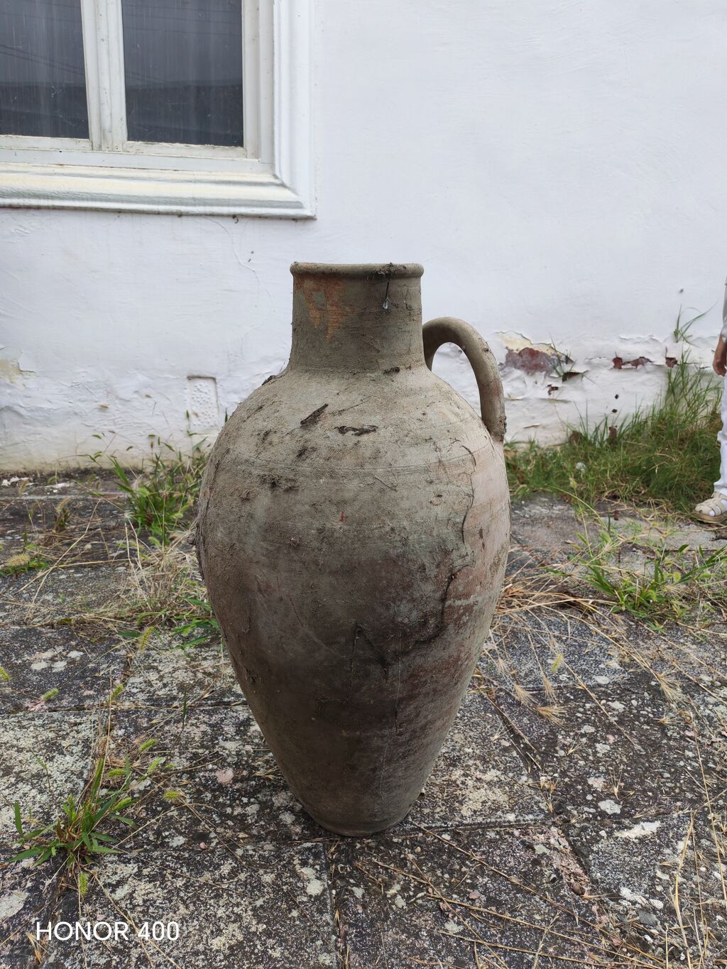 Bir vaza, Keramika — Vaazalar, kreslolar, süni çiçəklər, Masazır (3)