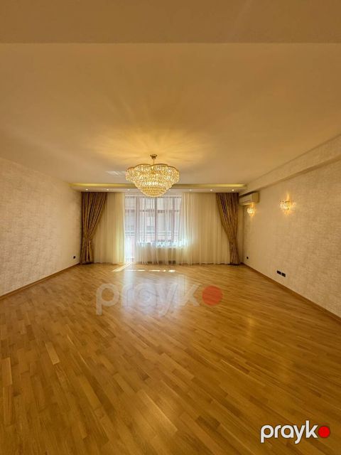 Satılır 4 otaqlı yeni tikili 245 m²