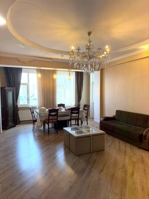 Satılır 3 otaqlı yeni tikili 135 m² — Bakı