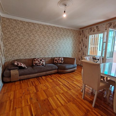 Satılır 3 otaqlı köhnə tikili 65 m² — Bakı