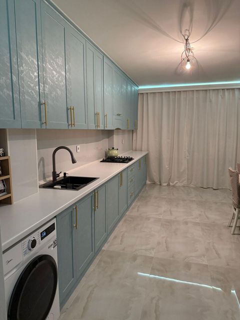 Satılır 5 otaqlı köhnə tikili 125 m² — Bakı