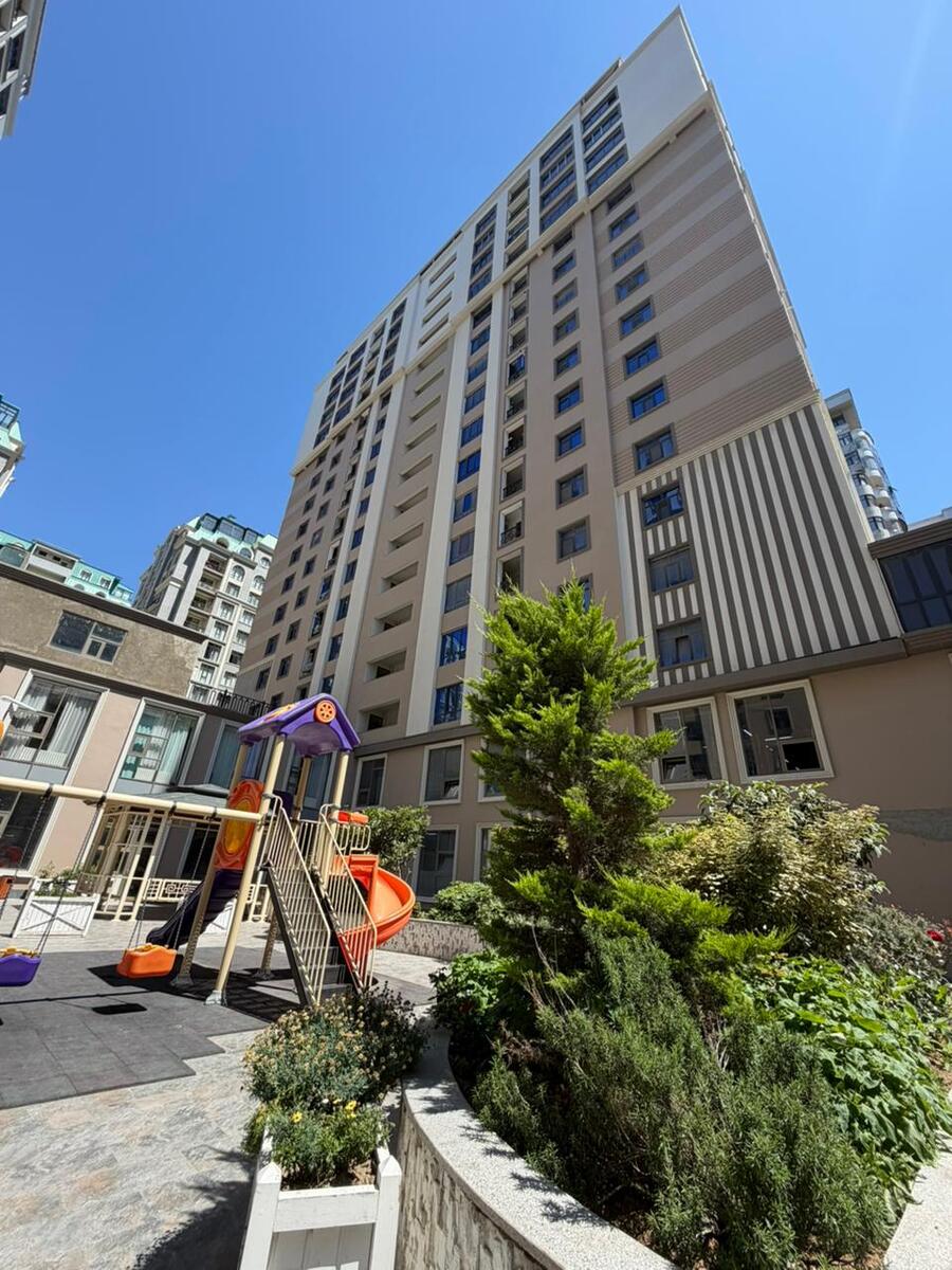 Satılır 4 otaqlı yeni tikili 240 m² — Mənzil, Bakı (2)