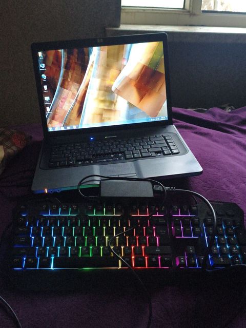 HP noutbuk + RGB işıqlı xarici klaviatura dəsti - Noutbuk markası: HP — Yevlax
