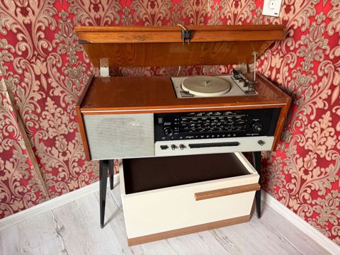 Retro musiqi məstəsi – radiola və vinil pleyerli mebel-komplekt — Bakı