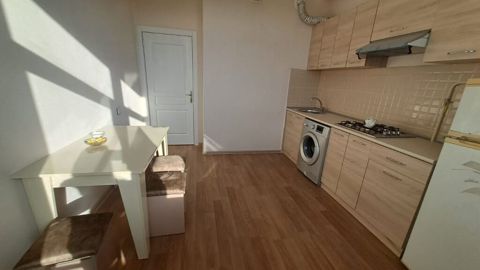 1 otaqlı mənzil – işıqlı və səliqəli planlama - Ayrı mətbəx: taxta — Samux