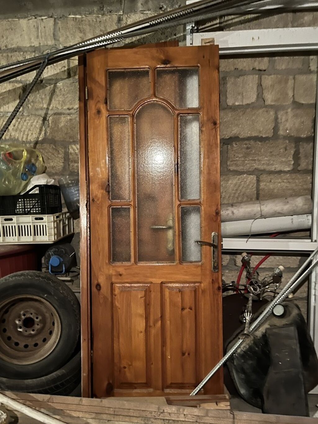 Taxta şüşəli qapı - Material: təbii taxta (laklı səth, ağac naxışlı) — Təmir və inşaat, Quba