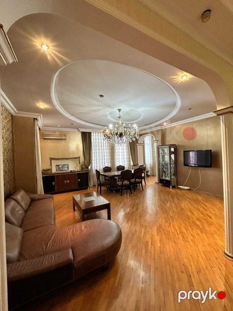 İcarəyə verilir 3 otaqlı yeni tikili 170 m²