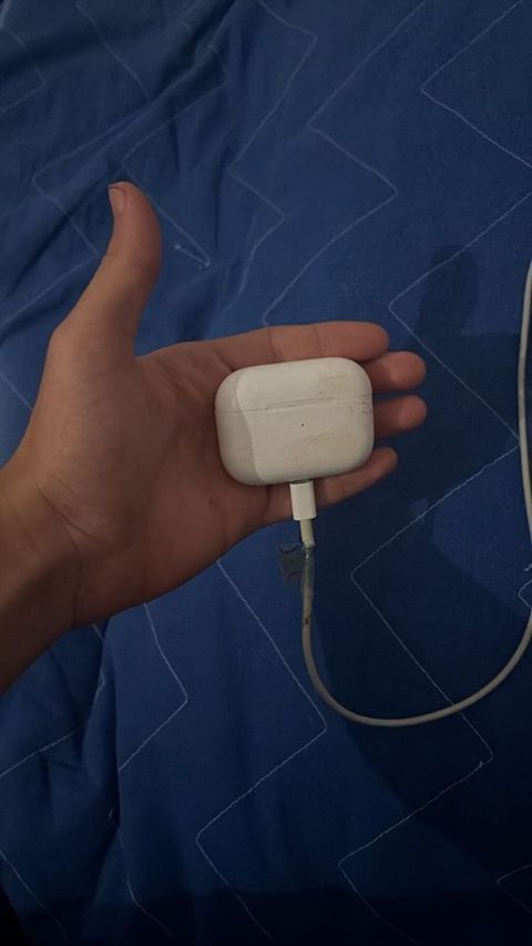 Apple AirPods Pro2 Ağ rengdedir heç bir problemi yoxdur orginaldır 2 — Bakı