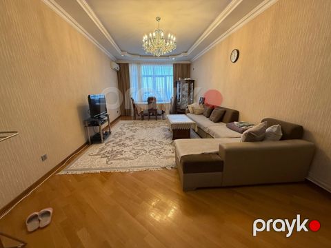Satılır 4 otaqlı yeni tikili 150 m²